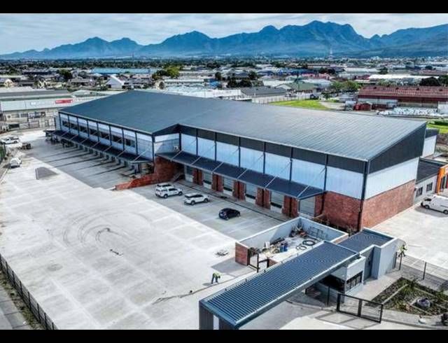 4,000M² WAREHOUSE TO LET IN PARKHAVEN